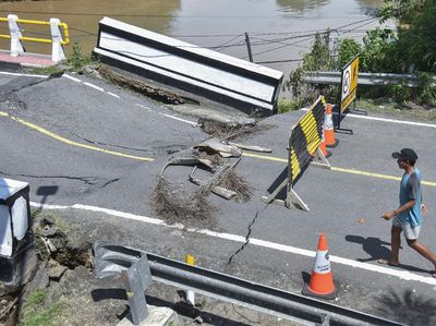 Jembatan Penghubung Mataram-Lombok Barat Ini Rusak Gegara Banjir
