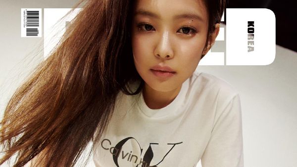 8 Potret Seksi Jennie BLACKPINK, Pamer Koleksi Terbaru Calvin Klein