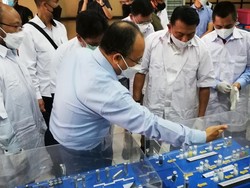 Tinjau Riset Baterai UNS, Moeldoko Ungkap Kendala Pengembangan Mobil Listrik