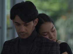 Alasan Reza Rahadian Suka Pakai Baju Turtleneck Seperti di Layangan Putus