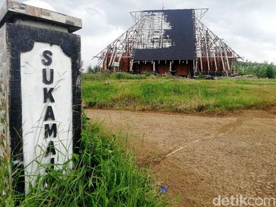 Menanti Rampungnya Perbaikan Gedung Geo Theater Sumedang