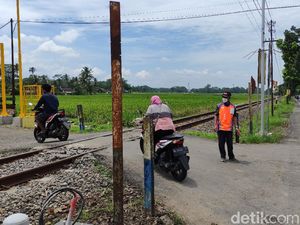 Viral Pak Yit Selamatkan Nyawa Pemotor, Perlintasan yang Dijaga Sering Ada Laka