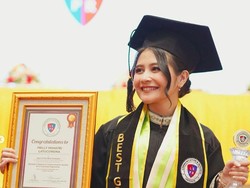 Dukungan Erick Thohir Buat Prilly Latuconsina Pemilik Persikota Tangerang