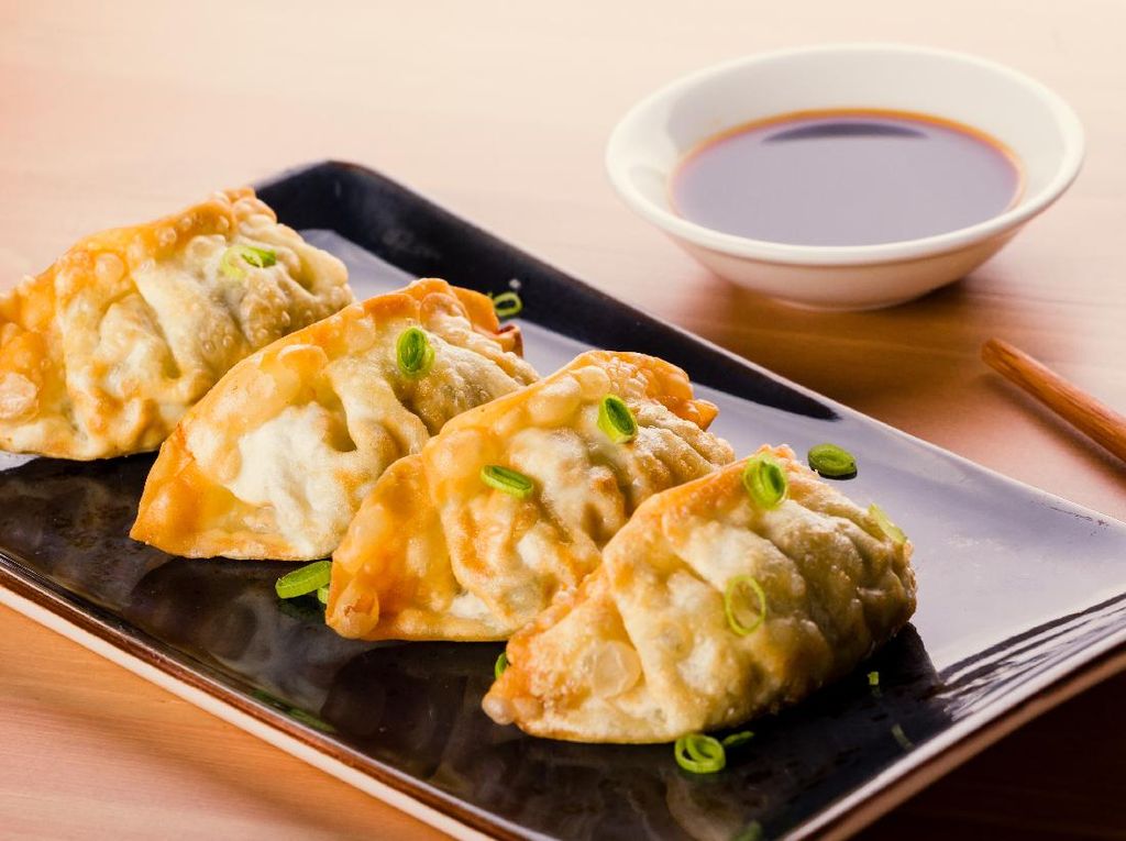 Resep Gyoza Goreng yang Gurih Padat Isiannya Resep Gyoza Goreng yang Gurih Padat Isiannya