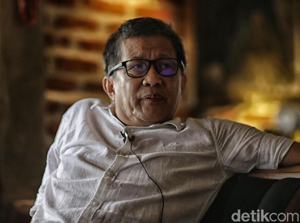 Rocky Gerung Sebut Jokowi Jenius Masukkan PAN ke Kabinet, Bawa-bawa Anies