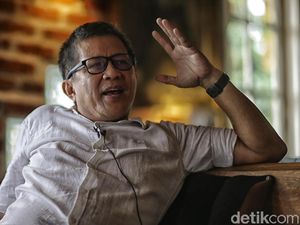 Sederet Fakta Unair Batalkan Sepihak Acara Rocky Gerung Sederet Fakta Unair Batalkan Sepihak Acara Rocky Gerung