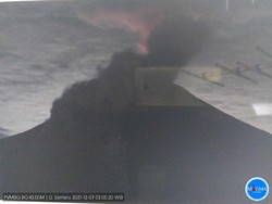 Semeru Sempat Erupsi Dini Hari, Kolom Abu Setinggi 1 Km