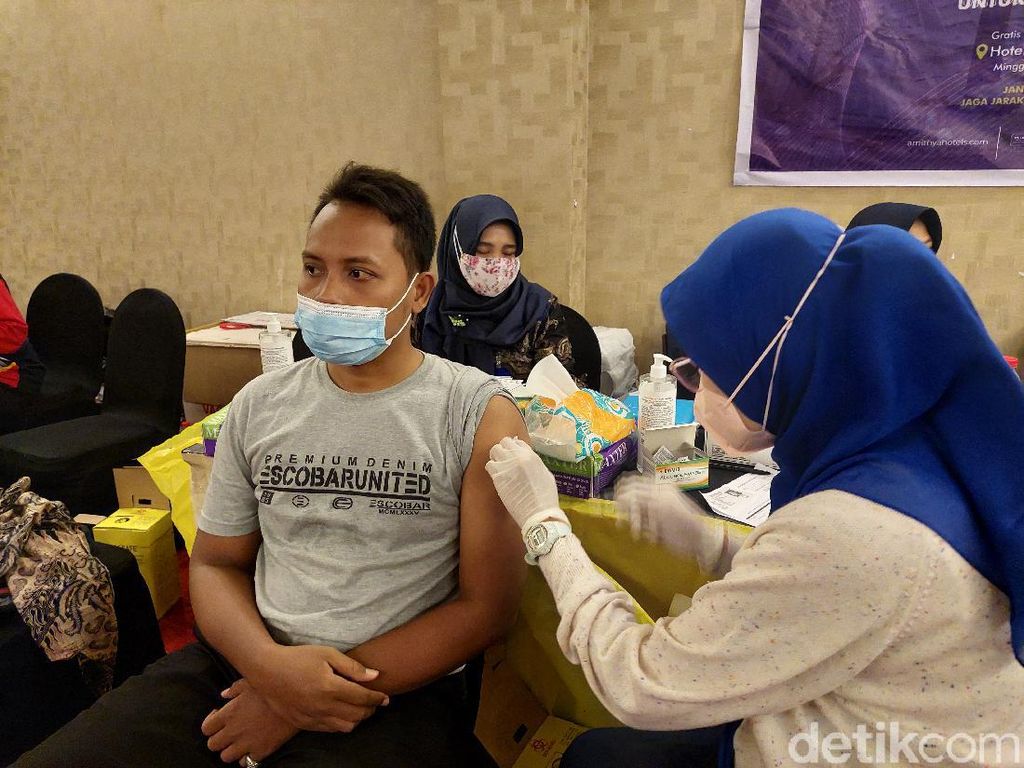 Yuk Vaksinasi COVID-19 Sebelum Tahun Baru! Ini Jadwalnya di Surabaya