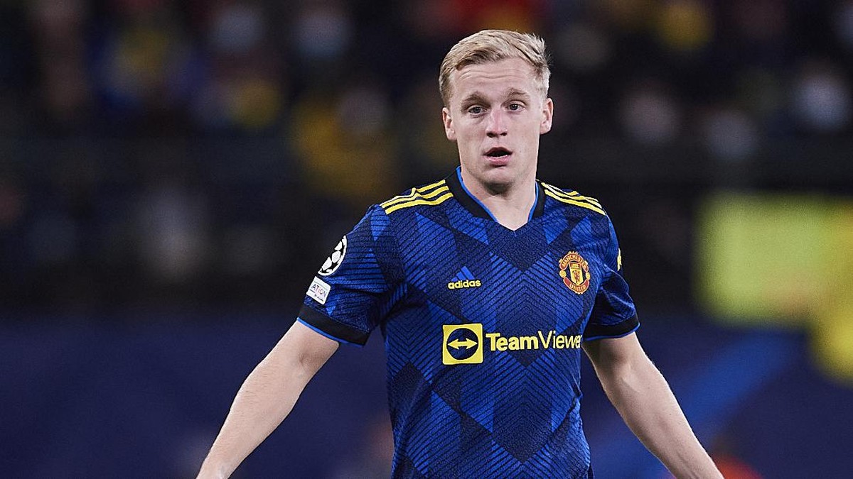 Donny van de Beek menuntut waktu bermain yang lebih besar. (Foto: Getty Images/Aitor Alcalde)