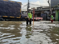 Banjir Rob Genangi Jl Lodan Raya Siang Ini, Ketinggian Capai 40 Cm
