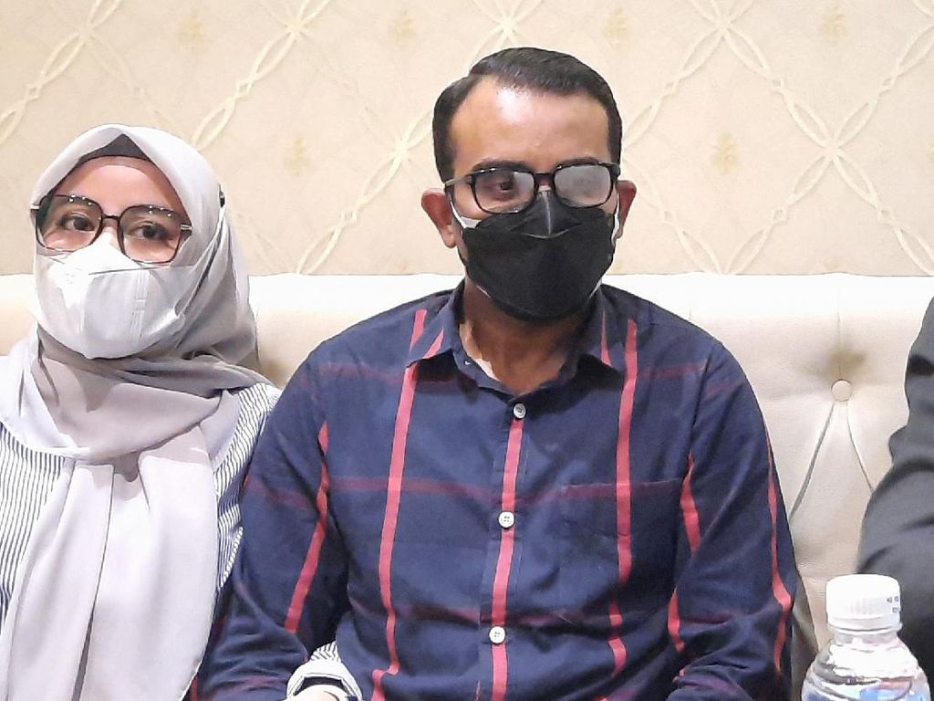 Dosen Unsri Reza Ghasarma Bantah Lecehkan 3 Mahasiswi Lewat Chat