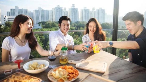 Ilustrasi makan bareng