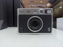 Fujifilm Rilis Instax Mini Evo, Punya Fungsi Hybrid