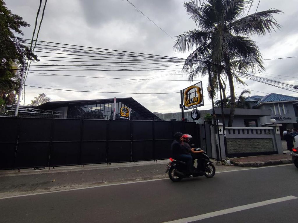 Pemilik Kafe Wow Lapor Polisi Terkait Viral Pria Pangku-pangkuan
