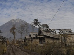 Ini Foto Sebelum dan Sesudah Gunung Semeru Erupsi dari Luar Angkasa
