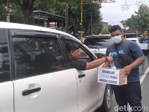 LA Mania Hingga Pelajar Turun Jalan Galang Dana untuk Korban Semeru