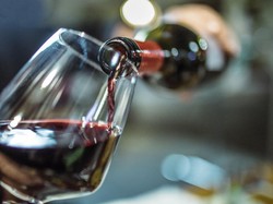 Sering Dikira Sama, Ternyata Alkohol dan Khamr Berbeda