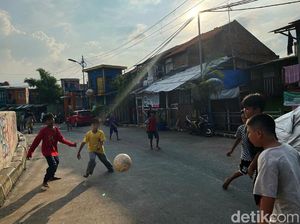 Secuil Cerita dari Kampung Pulo di Ujung Senja Secuil Cerita dari Kampung Pulo di Ujung Senja