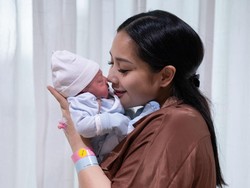 Gaya Nagita Slavina Pakai Kerudung Malaikat Rp 9,3 Juta, Netizen Heboh