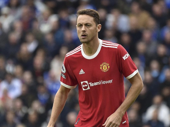 Manchester United's Nemanja Matic during the English Premier League soccer match between Leicester City and Manchester United at King Power stadium in Leicester, England, Saturday, Oct. 16, 2021. (AP Photo/Rui Vieira)