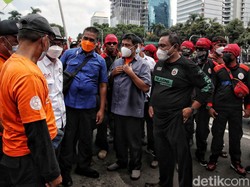 Tuntut Turunkan Harga BBM, 7.000 Buruh Kepung Istana 4 Oktober