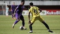 Pertandingan lanjutan BRI Liga 1 pekan ke-16 antara Barito Putera melawan Persik Kediri berlangsung di Stadion Maguwoharjo, Sleman, Yogyakarta, Rabu (8/12/2021).