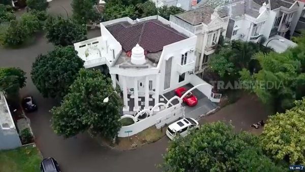 10 Potret Rumah Mewah Pedangdut Indah Sari, Bak Istana Harga Rp 7 M