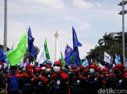Massa Buruh Bubar, Lalin di Kawasan Patung Kuda-Istana Kembali Dibuka
