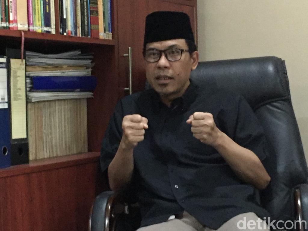 Baca Keberatan, Munarman Minta Dibebaskan dari Dakwaan Terorisme