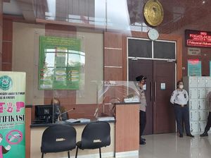 Respons Munarman Saat Dinasihati Saksi Agar Istikamah ke Khilafah Respons Munarman Saat Dinasihati Saksi Agar Istikamah ke Khilafah