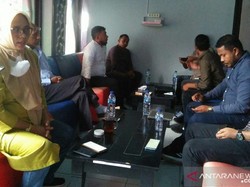 Ricuh Penangkapan Pembakar Kantor Desa di Maluku, 18 Warga Tertembak