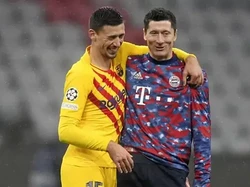 Barcelona Kalah, Lenglet Cengengesan Bareng Lewandowski