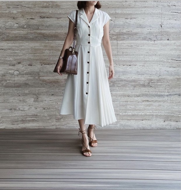 Dress vintage warna netral/