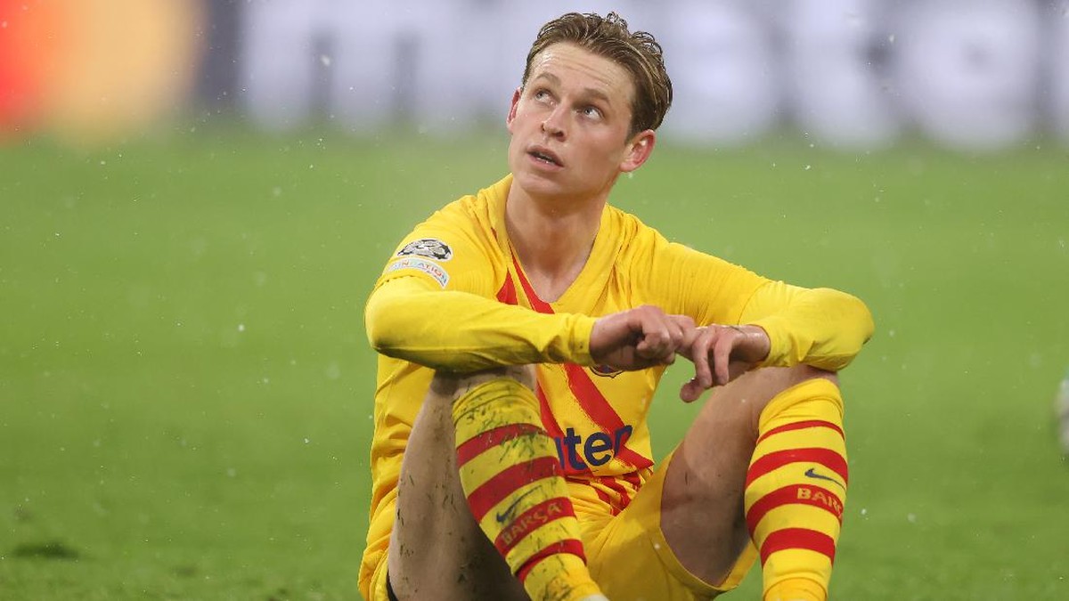 Barcelona paksa Frenkie De Jong turun gaji. (Foto: Getty Images/Alexander Hassenstein)