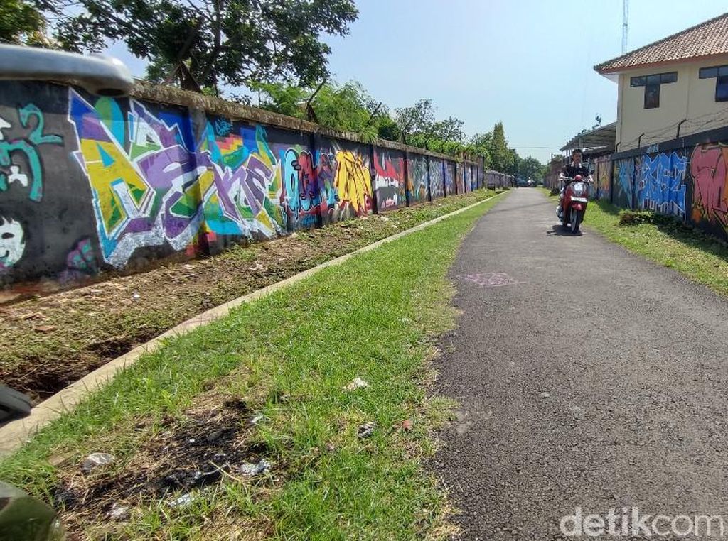 Keren! Mural Beragam Tema Hiasi Sudut di Kawasan Ciamis Keren! Mural Beragam Tema Hiasi Sudut di Kawasan Ciamis