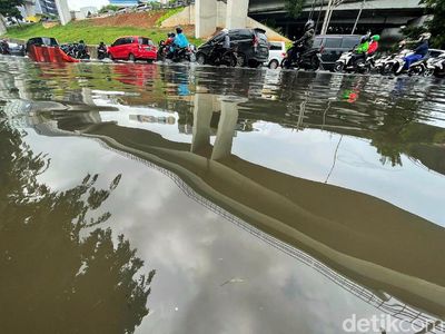 Ini Biang Kerok yang Bikin Jalan MT Haryono Cawang Tergenang