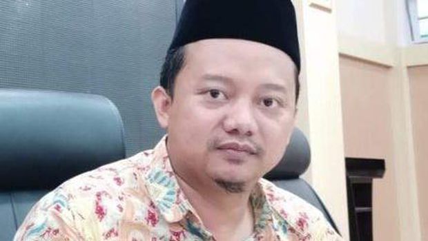 Ini Wajah Guru Pesantren yang Perkosa 12 Santri di Bandung
