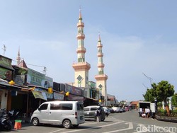 Jalan Masuk Alun-alun Kota Tegal Ditutup, Paguyuban Ungkap Dampaknya