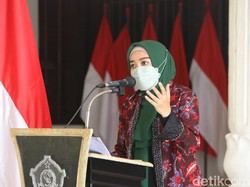 Kolaborasi dengan Baznas, PKK Sidoarjo Salurkan Bantuan Pendidikan 300 Juta
