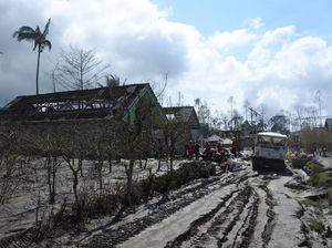 CT ARSA Foundation Salurkan 1.000 Paket Sembako untuk Korban Erupsi Semeru CT ARSA Foundation Salurkan 1.000 Paket Sembako untuk Korban Erupsi Semeru