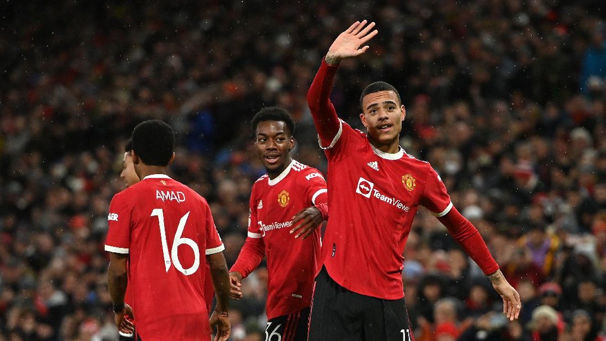 Sikap pemain-pemain muda MU bikin geram Louis Saha. (Foto: Getty Images/Gareth Copley)