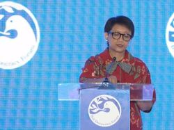 Menlu Pamer Capaian Vaksinasi Corona RI di Bali Democracy Forum