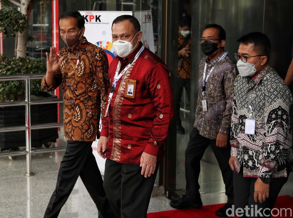 Momen Jokowi Hadiri Peringatan Hari Antikorupsi Sedunia di KPK