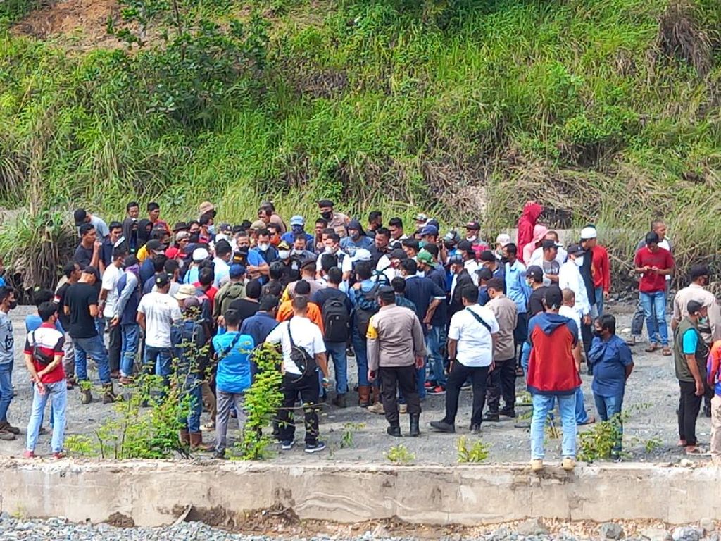 Lahan Digaris Polisi Karena Sengketa, Pekerja Tambang di Kalsel Demo