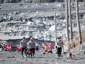 Satgas soal Kendala Penanganan Erupsi Semeru: Sungai Berasap-Kendaraan Relawan Satgas soal Kendala Penanganan Erupsi Semeru: Sungai Berasap-Kendaraan Relawan