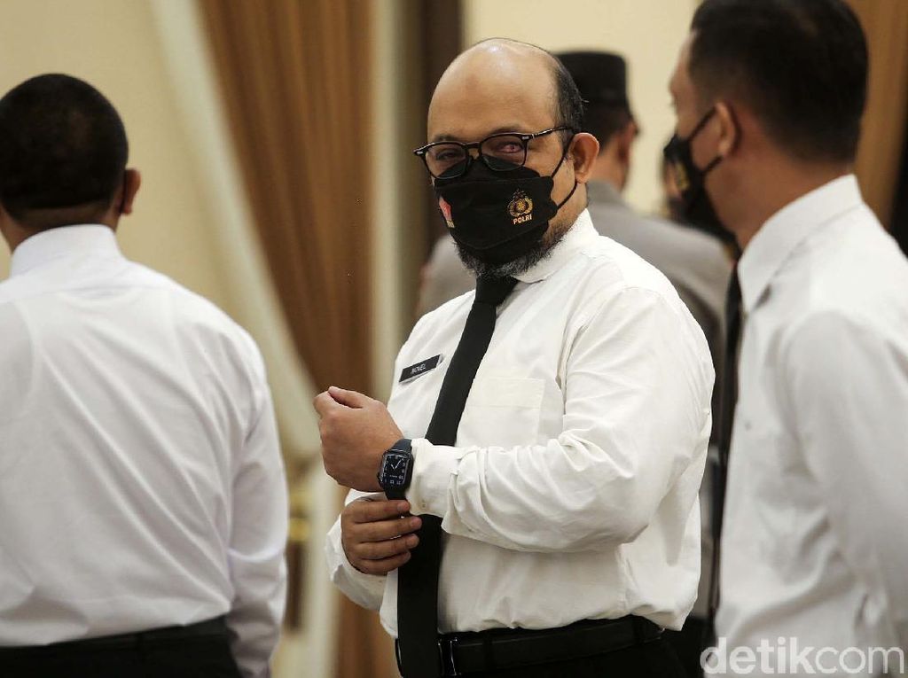 Novel Baswedan Melawan Lupa: Hari Ini 5 Tahun Lalu Saya Diserang Air Keras Novel Baswedan Melawan Lupa: Hari Ini 5 Tahun Lalu Saya Diserang Air Keras