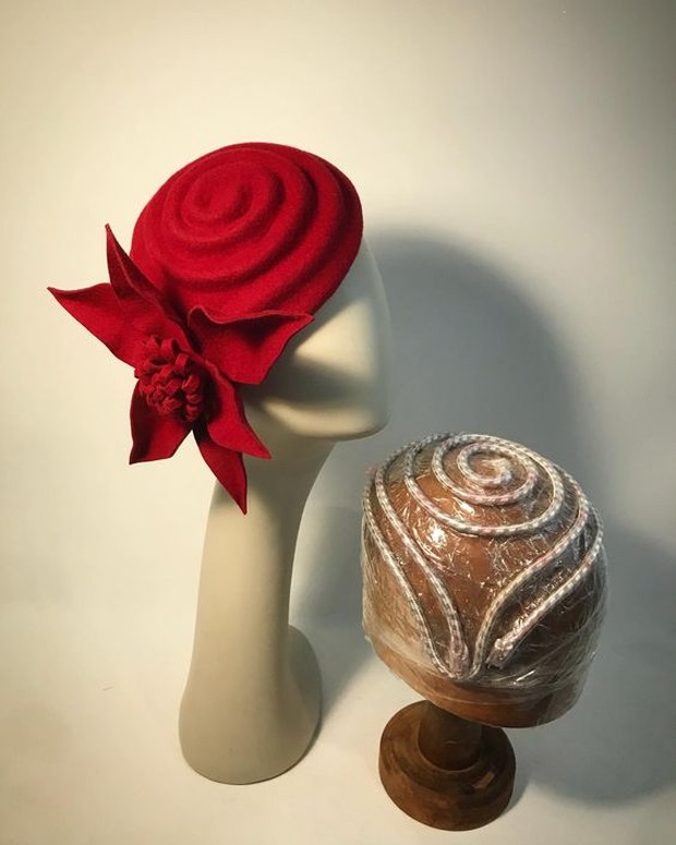 Pakailah red floral fascinator