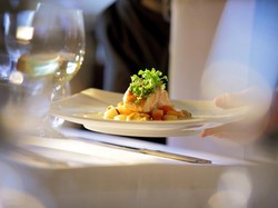 Jangan Berlebihan! Ini Porsi Makan Ideal Sesuai Ajaran Rasulullah SAW