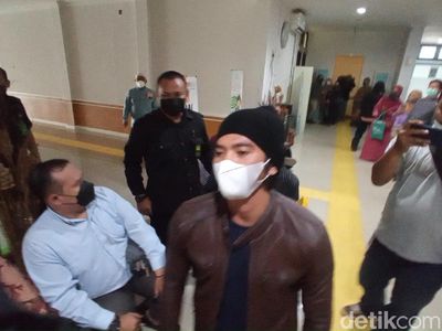 5 Potret Rizki DA Hadiri Sidang Cerai di PA Bandung