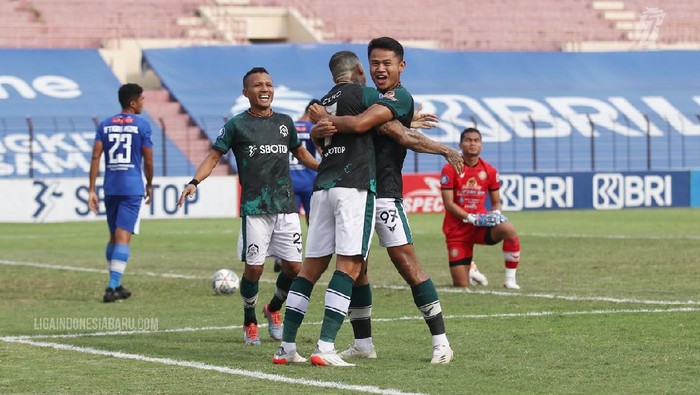 Tira Persikabo melawan Persiraja Banda Aceh di Stadion Sultan Agung, Bantul, Kamis (9/12/2021). Persikabo menang 5-0.